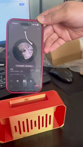 ที่วางขาตั้งโทรศัพท์พกพาได้ที่มีหมู่ในอะคูสติกเครื่องขยายเสียง Speaker Pasif ตัวเพิ่มเสียงไฟตกแต่งที่จำเป็น