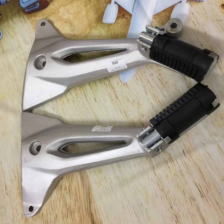 G%C3%A1c%20ch%C3%A2n%20%20sau%20xe%20Wave%20RS%20/%20S100%20/%20Wave%20alpha%20,%20b%C3%A1ng%20%C4%91%E1%BB%83%20ch%C3%A2n%20sau%20xe%20m%C3%A1y%20-%20Image%203