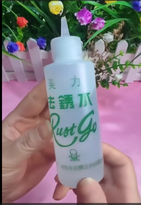 nước tẩy quần áo dùng được cho cả vải trắng vải màu