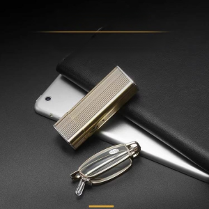 แว่นอ่านหนังสือแบบพกพาสําหรับผู้หญิง อ่านหนังสือเล่มพกพาแบบ HD พับแว่นตาน้ำหนักเบาเป็นพิเศษ