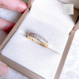 แหวนเพชรเรียงสองแถวฝังจิกแม่ลูก มีสองขนาดให้เลือก ดีไซน์เรียบหรูสามารถปรับขนาดได้