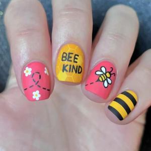 24Pcs Square Press on Nail Glossy Design French Fake Nail Acrylic False NailArtificial Nail Glues on Nail for Womens