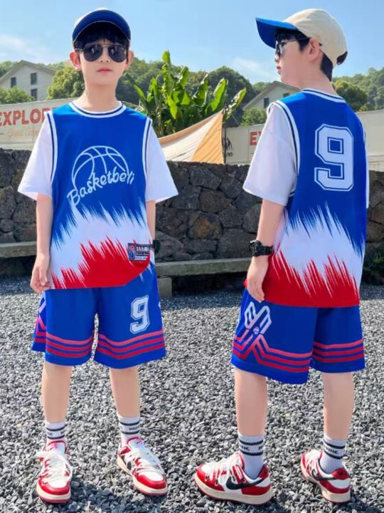 Bộ đồ thể thao bé trai năng động phong cách khỏe khoắn