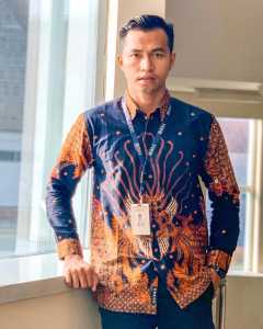 Baju Batik Pria Lengan Panjang
