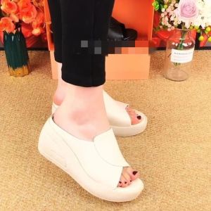 [Free Shipping] Open-Toe Fashion Slippers For Outdoor Wear 2026 Spring-Summer New Style Platform Soft-Soled Stylish Thick-Soled Wedge Comfortable Sandals For Women