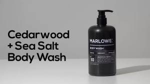 MARLOWE. Sữa tắm nam Gel tắm sảng khoái hương gỗ tuyết tùng chai 15 oz có vòi bơm Sữa tắm làm sạch và làm tươi mát da mang lại làn da mềm mại ẩm mượt. Công thức thuần chay sạch sẽ với hương gỗ tuyết tùng + muối biển.