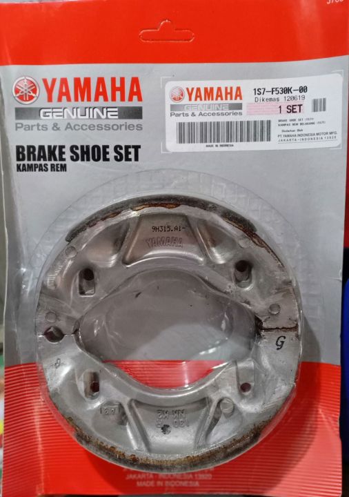 thumbnail image 2 of Caltric Front Brake Shoes – For Yamaha Moto-4 250 YFM250 (1989-1995) – Set Of 2 2 of 5