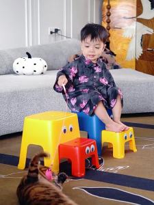 โต๊ะวางเท้าสำหรับเด็ก โต๊ะล้างมือเด็ก โต๊ะวางเท้าการ์ตูนพลาสติกขนาดเล็ก โต๊ะต่ำ โต๊ะอาบน้ำ