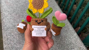 Funny Crochet Sunflowers Pot Car Hangers With Multiple Expressions Light Vehicle Interior Decoration NonToxic Doll