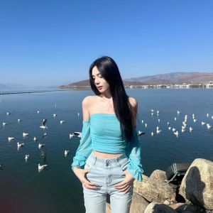 Áo crop top xếp ly tay dài lưới hở vai cho nữ tôn dáng tinh tế cao cấp