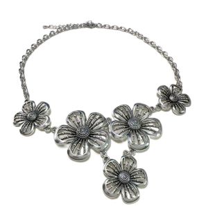 DISKAS Pendant Bohemian Flowers Necklace Charm Hollow Boho Ethnic Necklace Vintage Decor Sweater Chain Women