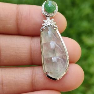Premium Icy Translucent Natural Type A Jadeite Jade crafted as Four Seasons Fortune Beans set on 18k gold with 1 green cabochon and diamonds certificate include weigh 3.86 grams measurement 36.7 * 12.5 * 7mm (18kp14)