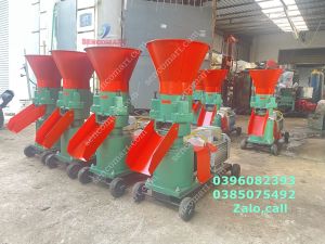Máy làm cám chimcám gà tại nhà gắn mô tơ 4HP vòng tua 1400V/P