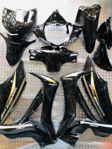 เฟรม125inewปลาวาฬสีดำ ปี2012-2018มี13ชิ้น เปลือก งานABSประกอบสนิทชิ้นงานสวยติดสติ๊กเกอร์ให้พร้อม