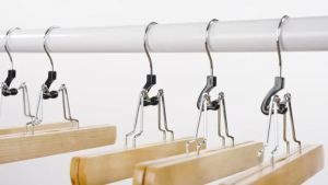 【eoxjk】ไม้แขวนกางเกงไม้คุณภาพสูงพร้อมคลิป10แพ็คไม้แขวนกระโปรงกันลื่นเสร็จสิ้นเรียบกางเกงยีนส์ไม้เนื้อแข็ง/ไม้แขวนหย่อนกับ360 ° หมุนตะขอกางเกงคลิปไม้แขวนเสื้อสำหรับกระโปรงกางเกงทรงหลวม-ไม้แขวนเสื้อหนีบ