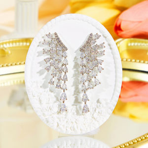 SEQUITO Expensive Women Ear Decoration Pave Setting Waterdrop Cut AAA Zircon Silvery Golden Symmetric Wing Long Drop Earrings for Party SE968