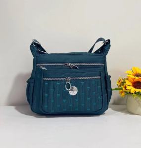 กระเป๋าสะพายข้างของผู้หญิงกระเป๋าหิ้วกระเป๋าคุณแม่ใหม่กระเป๋าผ้าไนลอนน้ำหนักเบากระเป๋าสะพายไหล่แฟชั่นสไตล์เกาหลีเรียบง่ายหลายชั้นหรูหราและมีสไตล์ปักกระเป๋าสะพายกระเป๋าใบใหญ่80890#