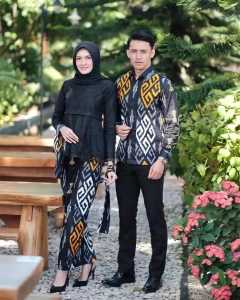 PUSAT BATIK MODERN (COD)-Batik Couple / Batik Pria / Batik Wanita Modern 2022 / Batik Couple 2022/ Batik Couple Pasangan / Batik Wanita / Batik pria lengan pendek / Batik keluarga seragam / Batik pekalongan wanita / Batik wanita atasan /KRISNA |