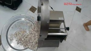 Máy thái lát các loại củ quả Thân máy làm bằng inox an toàn bền bỉ