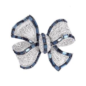 Delicate Bowknot Brooch Elegant Bowknot Clothing Fashion Accessories Suitable for Fashion Women and Girl Present