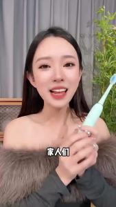 Berus Gigi Elektrik Automatik Sepenuhnya dengan Aci Logam 18 Aras Bulu Lembut Boleh Dicas semula Pengairan Mulut Set Pasangan Dewasa dengan Storan