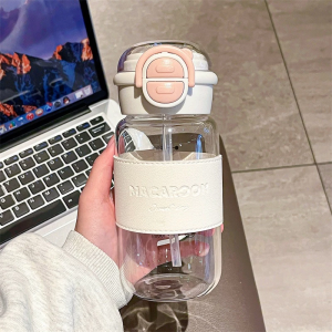 Bình Nước Nhựa Dễ Thương 500ml – Nắp Bật Chống Rò Rỉ Có Bao Da Cách Nhiệt LILA BNEN6