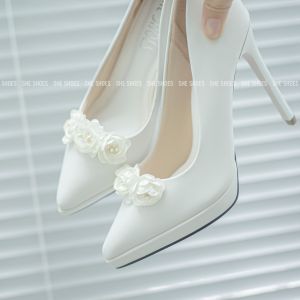 Giày Cưới da PU gót nhọn 10P đính viền 3 bông VIE độc quyển bởi SHESHOES (NEW ARRIVAL) - GC11008