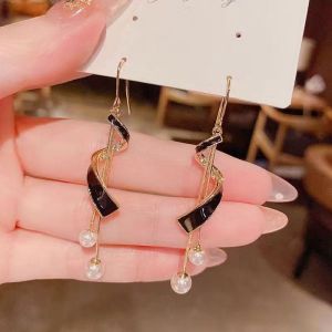 Fashionable Ring Gift 韩国气质长款黑色滴油螺旋珍珠流苏耳环个性百搭显瘦耳坠秋冬耳饰