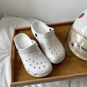 YaKo บรองเท้าแตะสุดคิ้วท์ 💕 รองเท้าลำลองที่สุด รีบสั่งซื้อเร็ว ราคาสบายกระเป๋ามาก✨ เหมาะสมกับคนที่ลืมอดีตไม่ได้เพราะรองเท้าแตะคู่นี้จะทำให้คุณก้าวออกจากอดีต⛅️