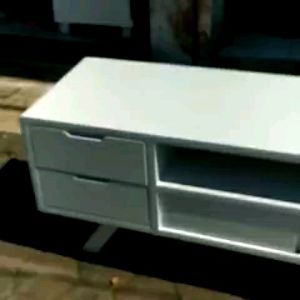 Meja TV Retro Duco & Desain Klasik untuk Ruang Tamu