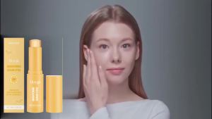 Hoygi Vitamin C Moisturizing Essence Stick Improves Facial Skin Dullness Moisturizing Nourishing Brightening Hydrating Essence Stick