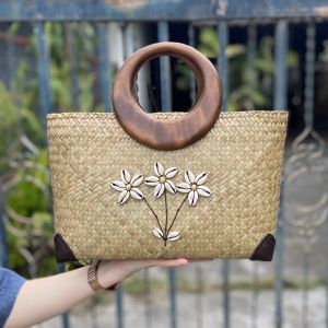 กระเป๋ากระจูดสาน กระเป๋าถือ  งานแฮนด์เมด ส่งตรงจาก แหล่งผลิต กระเป๋าบุผ้า ขนาดฐาน12นิ้ว สุง 8 นิ้ว ซับซิป ของฝากของขวัญ