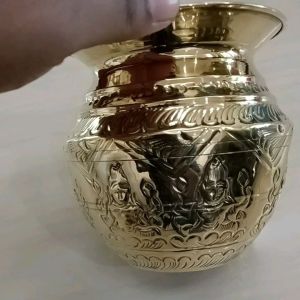 Asthalakshmi brass chombu