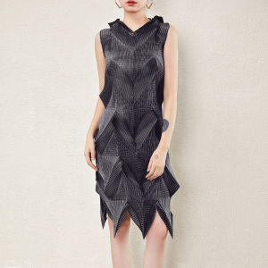 Lyq1021 One Size (45-75kg) Diamond Pleated Summer Sanzhai Plus Size Slimming Sleeveless Dress