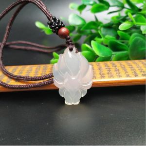 Natural agate chalcedony nine-tailed fox Jade pendant men and women necklace pendant jewelry nine tailed fox stone queen fox lucky charm pendant gemstone necklace