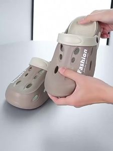 MenS Perforated Sandals For Outdoor Wear Non-Slip Thick-Soled Summer Closed-Toe Beach Shoes New Versatile MenS Sandals