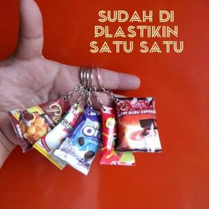 Isi 100pcs GANTUNGAN KUNCI MINIATUR SNACK Souvenir gantungan kunci souvenir murah souvenir pernikahan khitanan