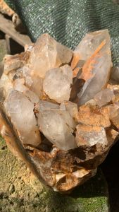 Bụi đá thạch anh trắng tự nhiên to lớn 3kg kèm đế Vip chiêu tài năng lượng nhà ở mã 501