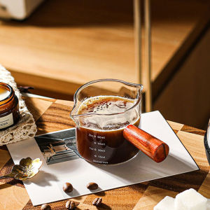 Borosilicate Glass Measuring Bottle Cup Double Mouth Coffee Milk Tea Pot Wooden Small Handle IP