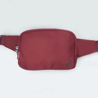 Lululemon New Fashion Sports Waistpack 2L Multi functional Zipper Design Multi Pocket Fitness Shoulder Bag