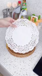 Lace Oil‑Absorbent Paper Liner Round Disposable Paper Doilies Food Grade For Fried Food Cake