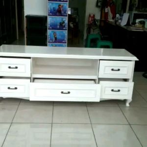 Diswar Meja Tv Klasik Modern Series Putih Uk 160/TRINITYJAYAFURNITURE