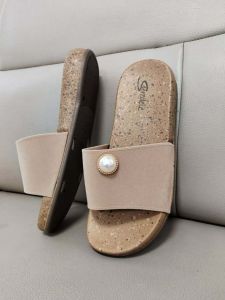 CONFORTABLE FLAT SLIPPER FOR WOMEN FASHION SINGLE STRAP SANDALS FOR WOMEN DAILY USED