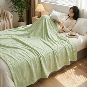 MAYNN Skin-friendly Summer Cooling Blanket Thin Breathable Ice Silk Blanket Air-Conditioning Comforters Multi-functional Solid Color Bamboo Fiber Blanket Summer Season