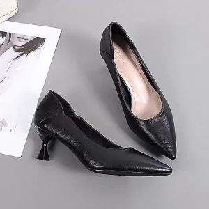 WomenS Work Shoes Soft Sole Black High Heels Stiletto Heel Professional Wear Pointed Toe Low Heel Soft Leather Work Shoes