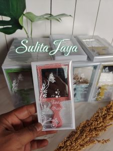 souvenir pernikahan  dan hadiah pesta kaca kotak warna warni kemas mika motif - 50 pcs