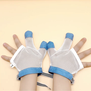 1 cặp bé chống cắn móng tay Găng tay trẻ em trẻ sơ sinh chống cắn ăn bảo vệ tay Găng Tay Tắm Quà Tặng