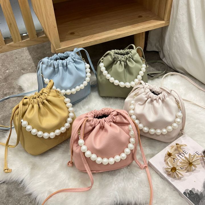 Lychee pattern bucket bag