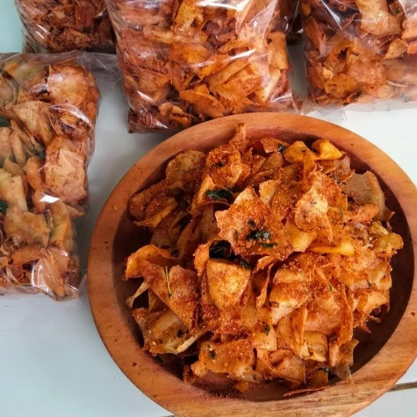 (100 gram) KRIPSET keripik setan pedas / kripset singkong pedas gurih  [CamilanRaos]