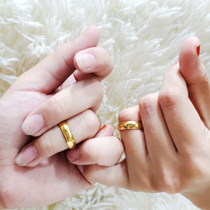 Cincin Kawin Polos Dapat 2 Pcs Berlapis Emas 24K Warna Gold